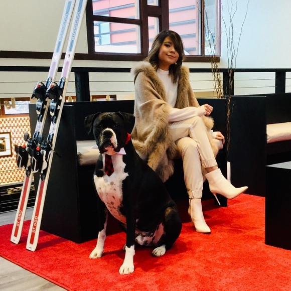 NWT Alice + Olivia Kamala Hooded poncho/wrap/cape w/ Fur in Tan Natural $895 - Picture 2 of 5